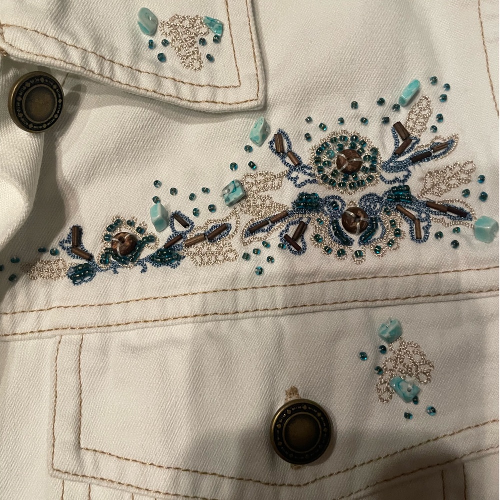 Denim&Co Elegant White Embroidered Jean Jacket - Picture 3 of 6